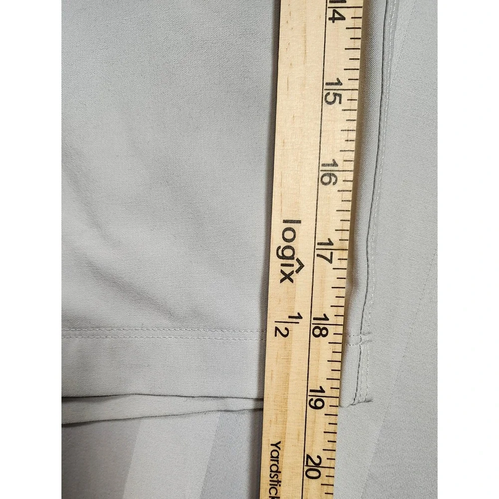 Greg Norman Mens Golf Shorts Size 34 Gray Performance Stretch Shark Logo Casual - Picture 6 of 7